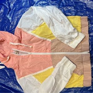 Tricolor windbreaker